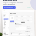 Femme utilisant un logiciel de gestion des stocks sur un ordinateur, entourée de produits organisés.